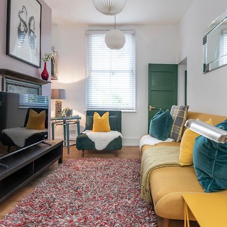 Chic 1-Bed Garden Flat, London, Convenient For Tower Bridge, Great Public Transport Apartman Kültér fotó